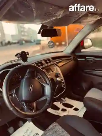 Mahindra Kuv100 k8 - Vue 11