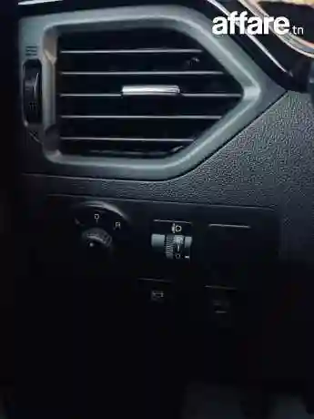 Mahindra Kuv100 k8 - Vue 6