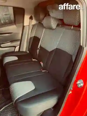 Mahindra Kuv100 k8 - Vue 9