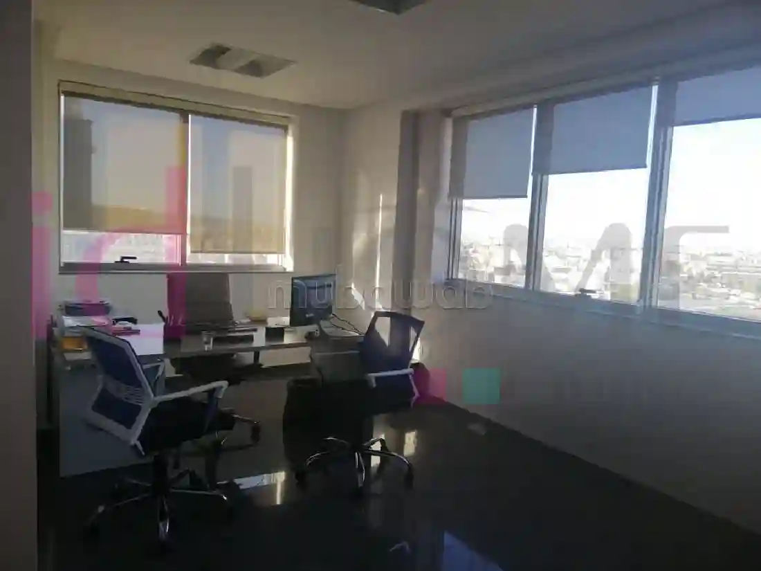 Un Lumineux Bureau de 4 Pieces - Vue 3