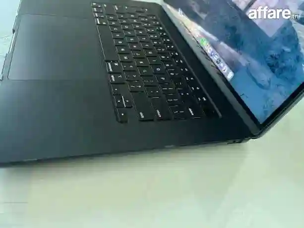 Apple Macbook Air M2 15" (minuit) 2023 - Vue 1