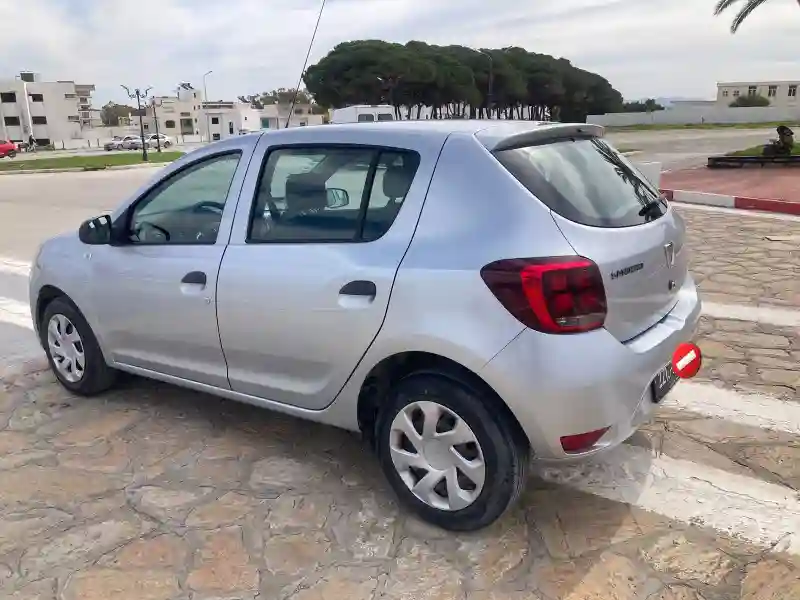 Dacia Sandero Essence 2021 - Vue 2