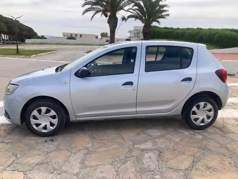 Dacia Sandero Essence 2021 - Vue 3