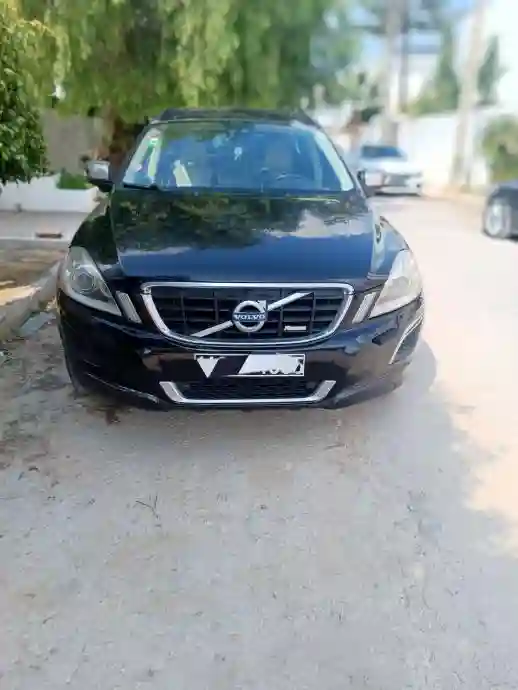SUV - Volvo Xc60 Finition R-design Tout Option en Excellent Etat - Vue 4