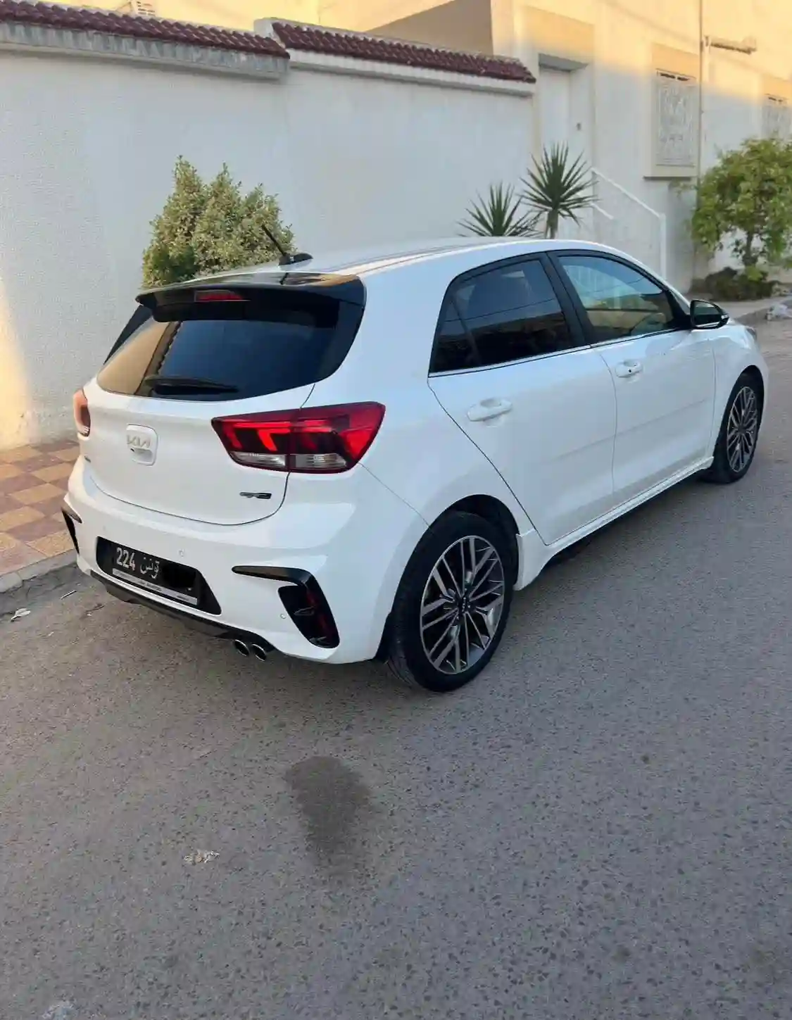 Kia rio gt Line à El Menzah 9 - Vue 1