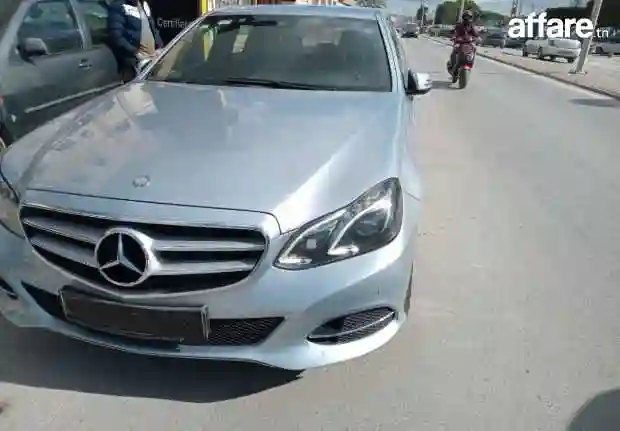 Mercedes E200 - Vue 3