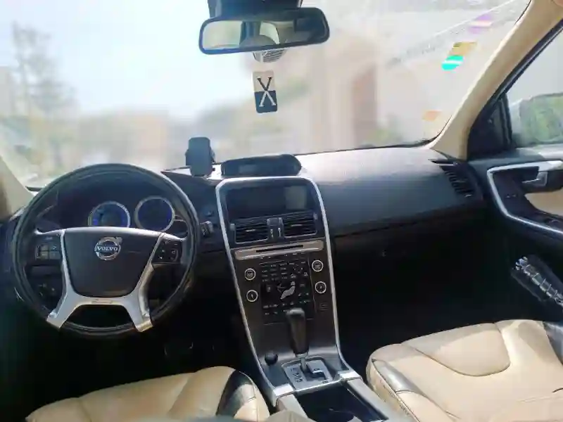Volvo Xc60 Essence 2011 - Vue 8