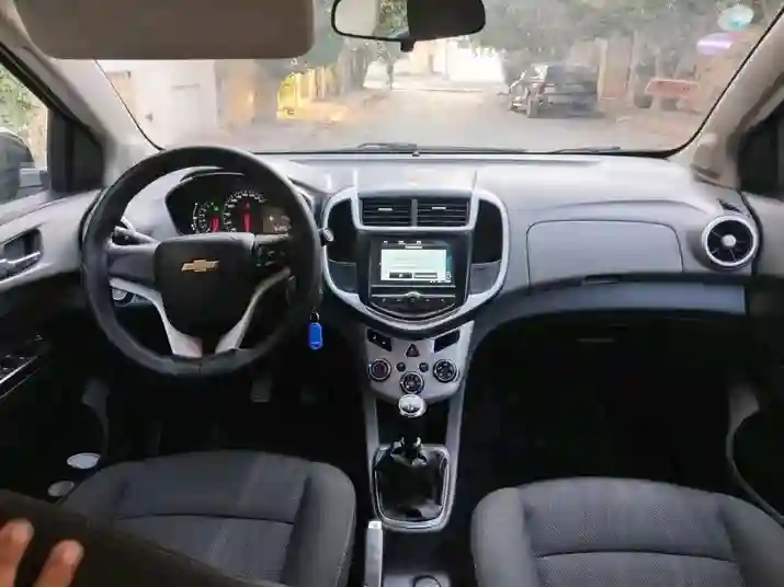 Chevrolet Sonic Première Main Très Propre - Vue 1