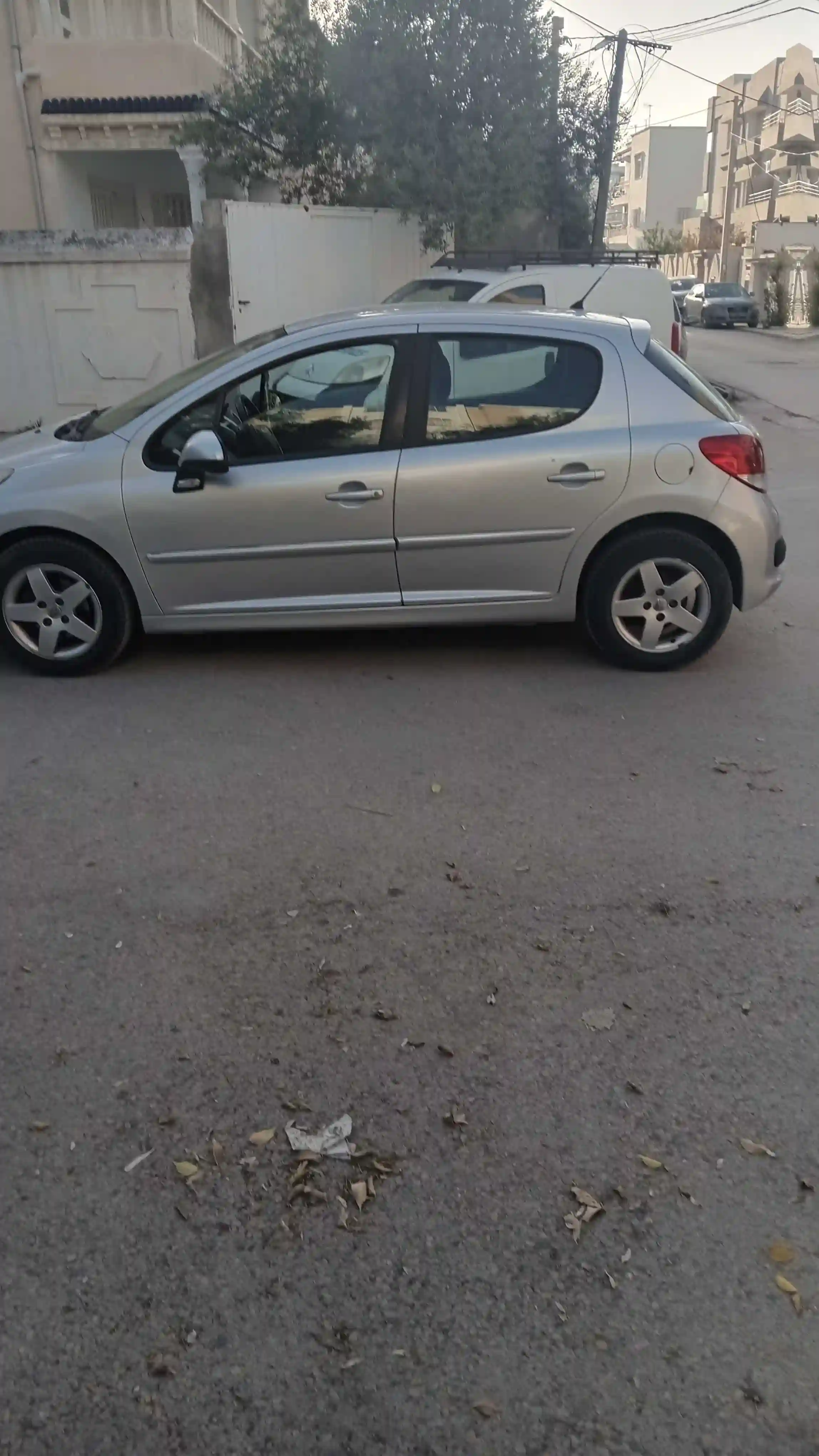Peugeot 207 en Bonne État tt Options - Vue 2