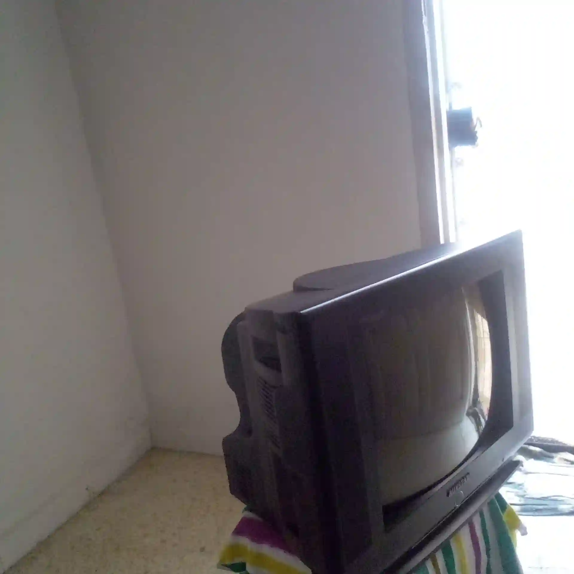 Tv a 120 dt Seulement Negociable à Fouchana - Vue 1