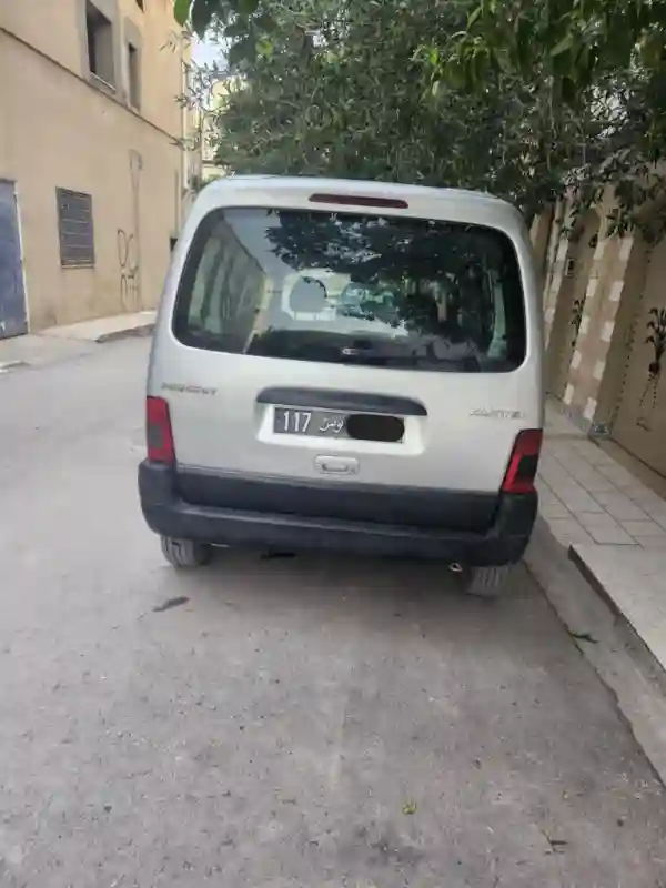 Peugeot Partner Essence 2005 - Vue 1