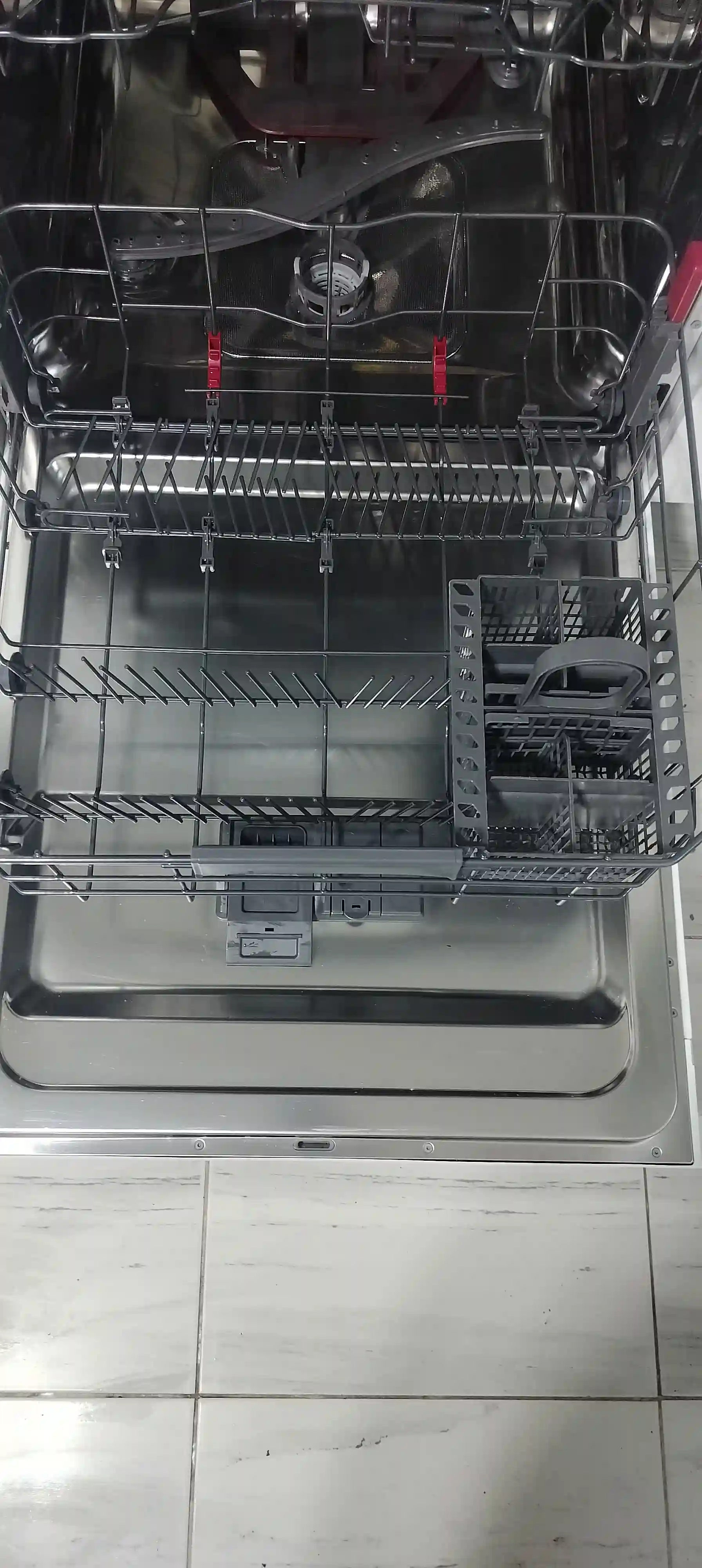 Lave Vaisselle Whirlpool Grande Capacité à Sfax Sud - Vue 2