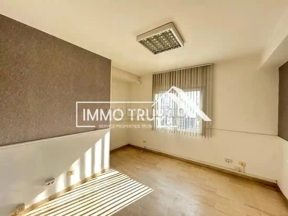 Bureau H3 à La Soukra - Vue 3
