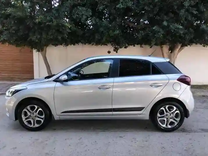 Hyundai I 20 High Grade Première Main EN Excellent État - Vue 8