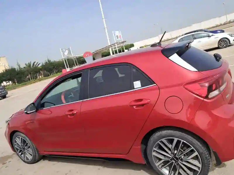 Kia RIO Essence 2021 - Vue 4