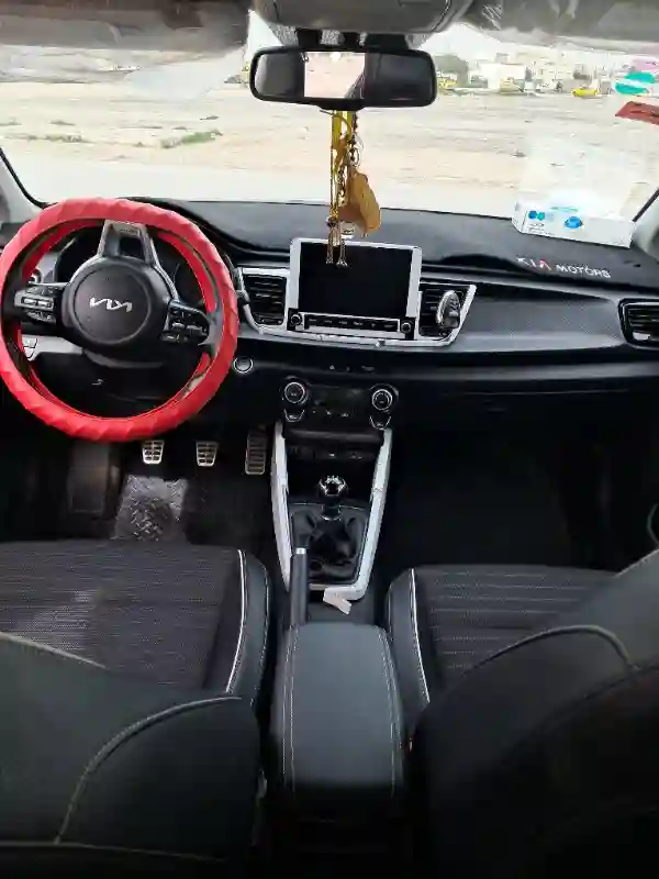 Kia RIO Essence 2021 - Vue 7