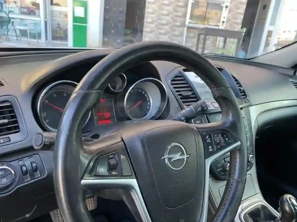 Opel Insignia 20l - Vue 3