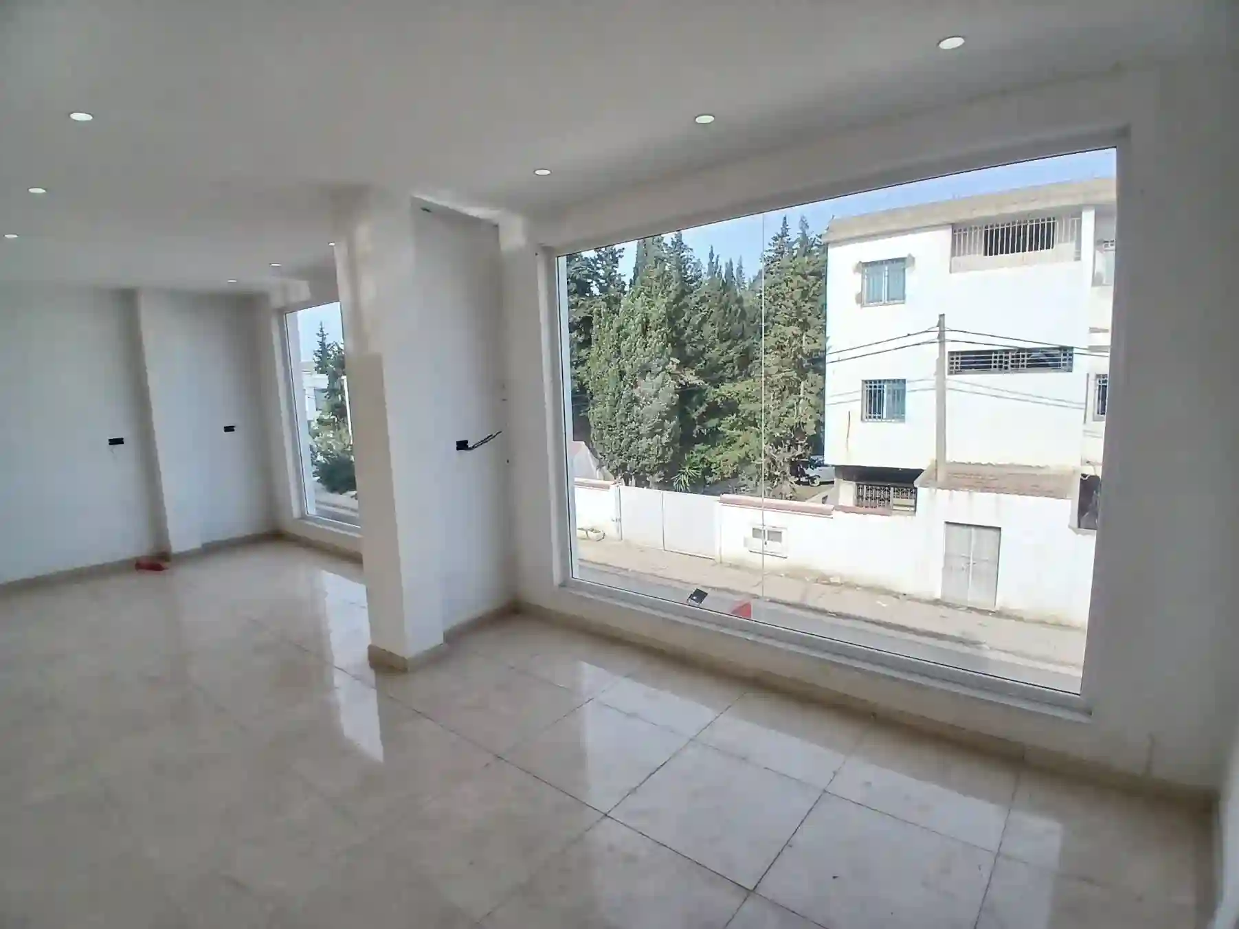 Louer Local Commercial Showroom - Vue 4