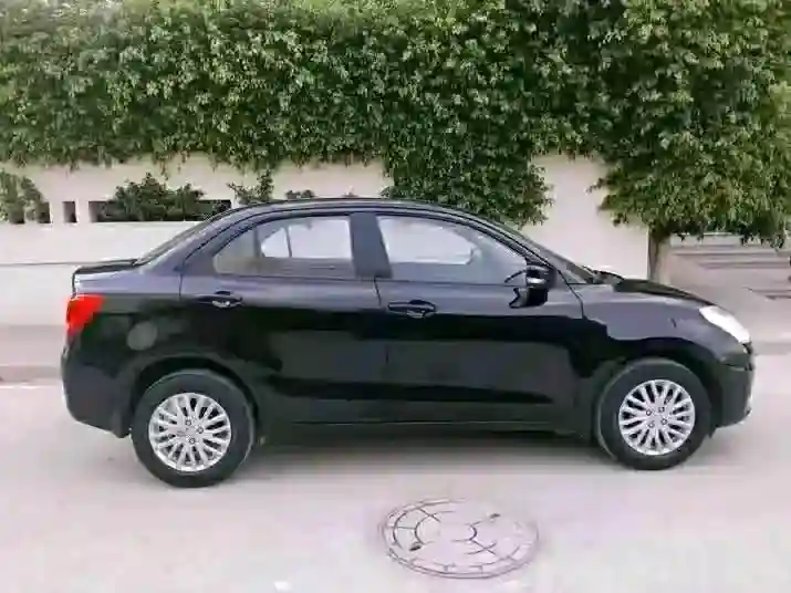 Suzuki Dzire GL Première Main EN Excellent État - Vue 2