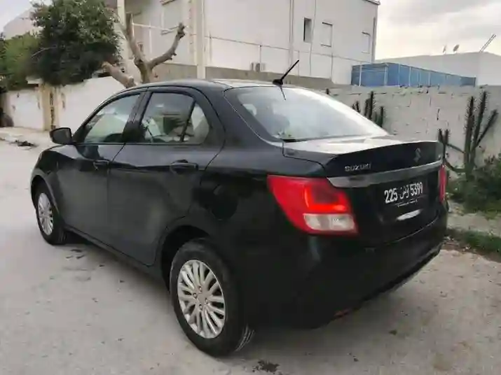 Suzuki Dzire GL Première Main EN Excellent État - Vue 6