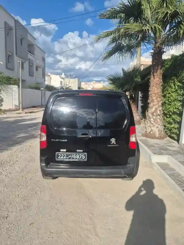 Peugeot Partner Diesel 2021 - Vue 2