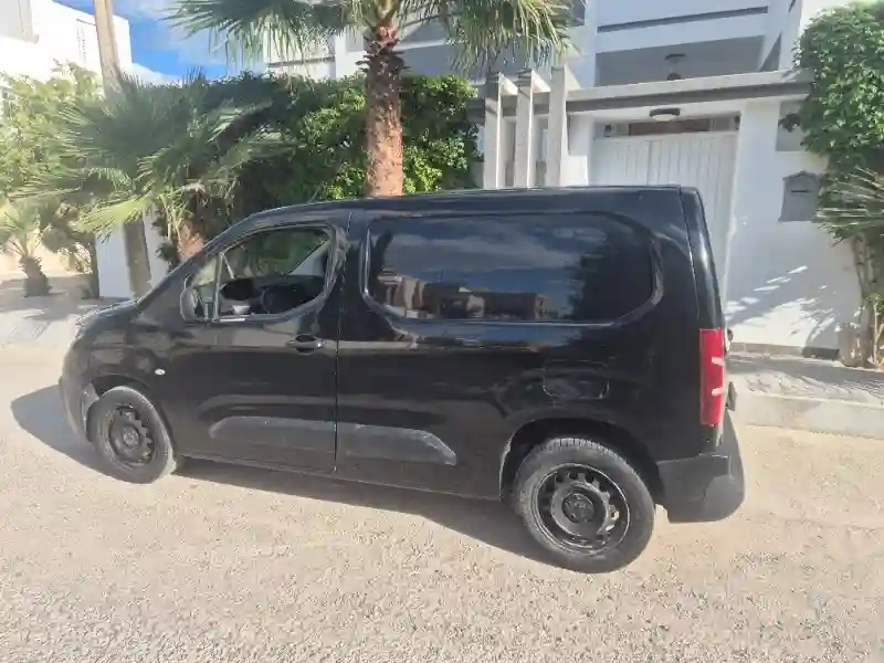 Peugeot Partner Diesel 2021 - Vue 6