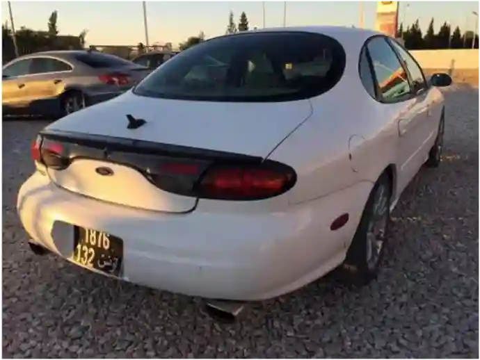 Ford Taurus SE (américaine) - Vue 2