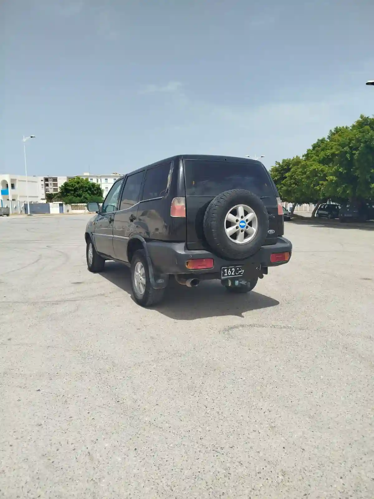 4x4 Ford Maverick 7 Places à Nabeul - Vue 1