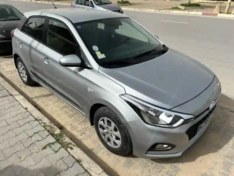 Hyundai I20 Essence 2020 - Vue 2