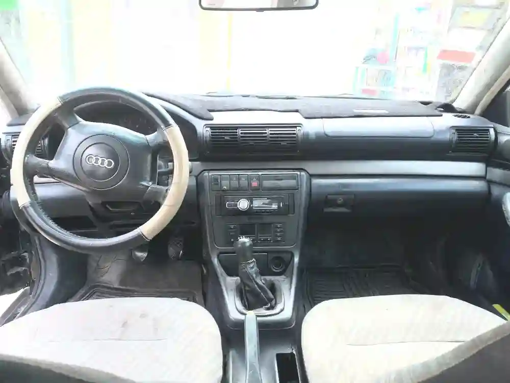 A Vendre Audi A 4 - Vue 4