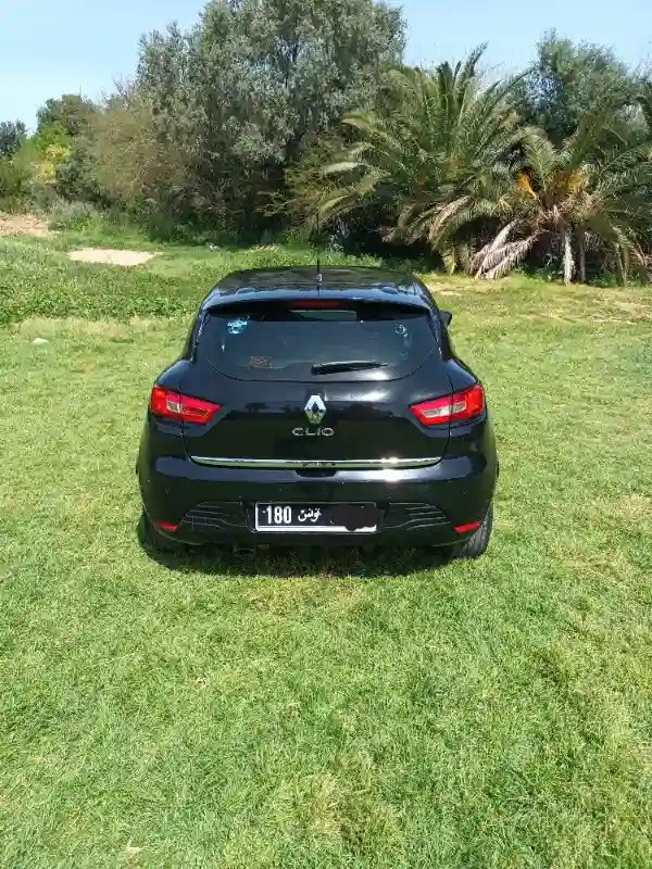 Renault Clio Essence 2015 - Vue 2