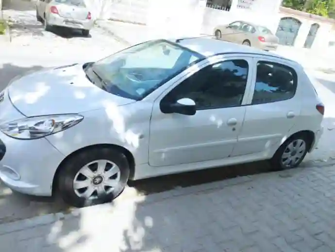 À Vendre Peugeot 206+ – 5 CV – Année fin 2012 - Vue 1