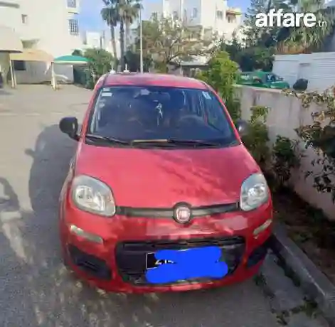 Fiat Panda Rouge - Vue 3