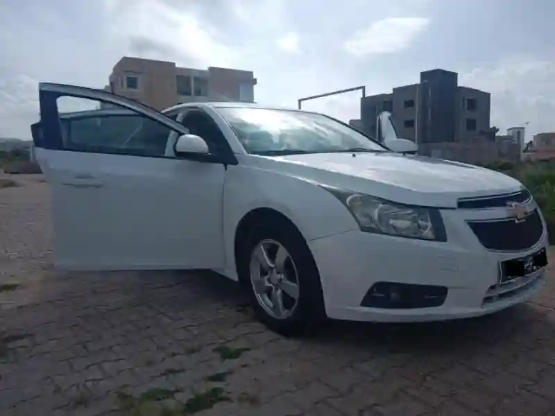 Chevrolet Cruze Essence 2012 - Vue 1