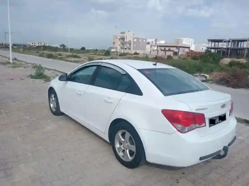 Chevrolet Cruze Essence 2012 - Vue 6