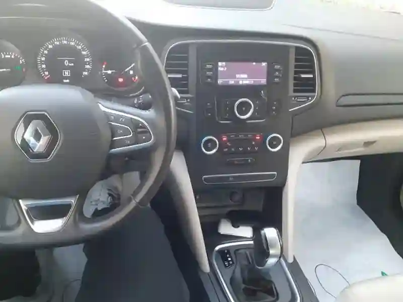 Renault Megane Essence 2019 - Vue 1