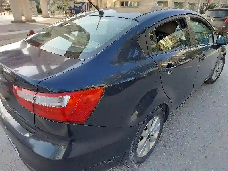 Kia RIO Essence 2016 - Vue 4
