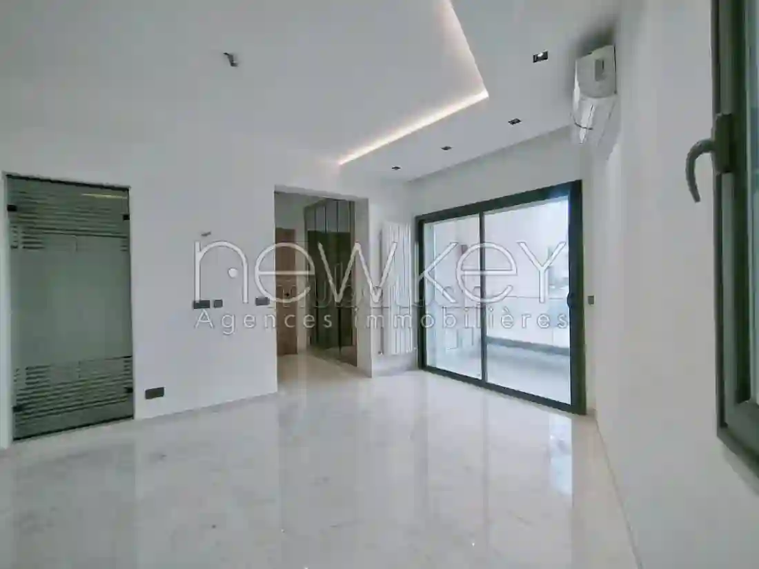 Triplex S3 Neuf Avec Piscine à Vendre aux Jardins de Carthage