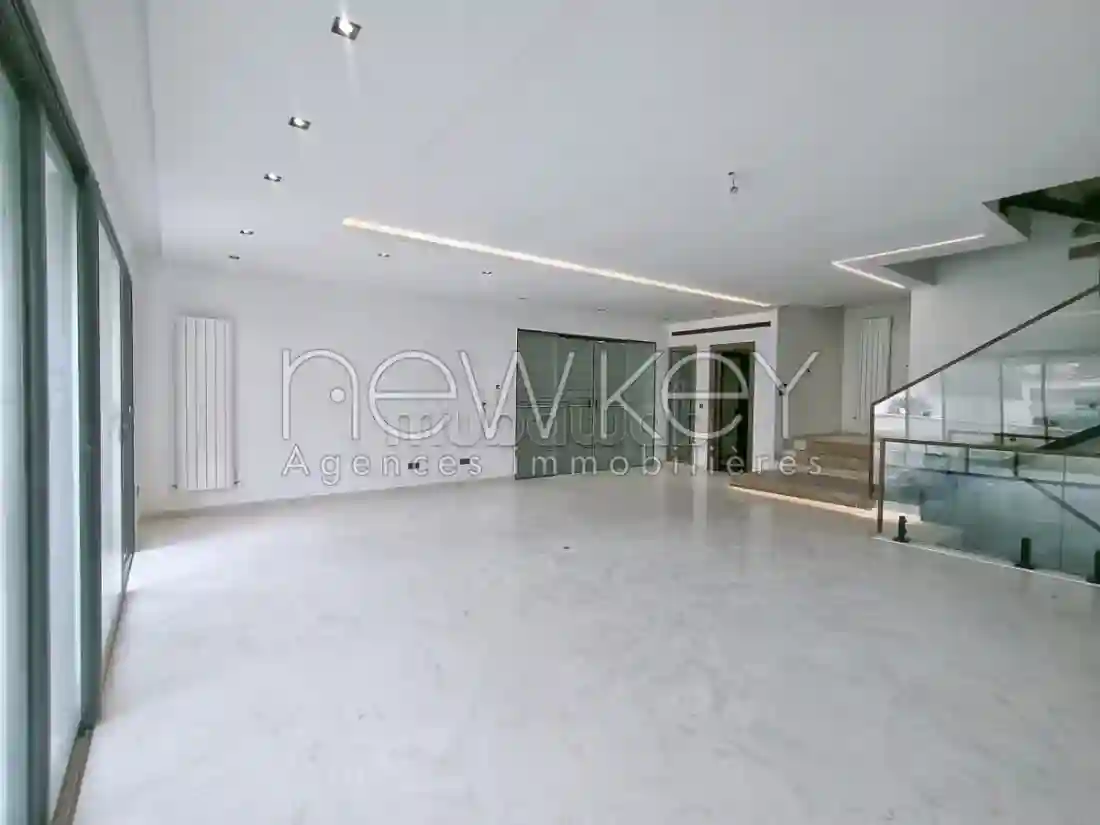 Triplex S3 Neuf Avec Piscine à Vendre aux Jardins de Carthage - Vue 2