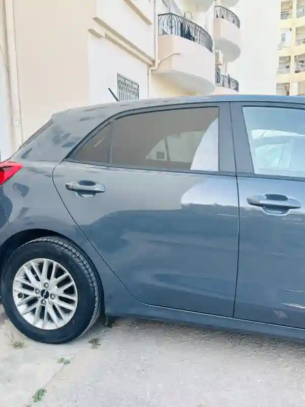 Kia RIO Essence 2023 - Vue 1