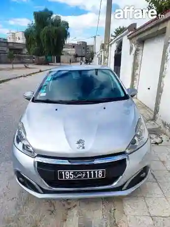 Peugeot 208 - Vue 4