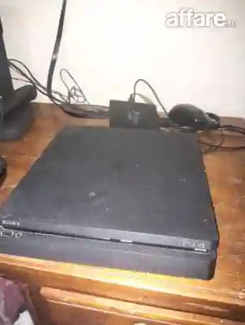 Ps4 Slim - Vue 1