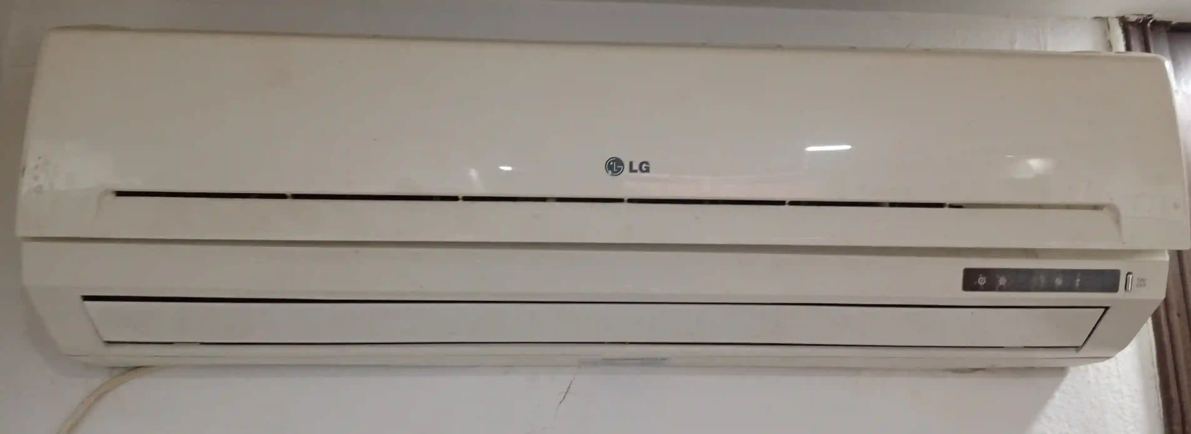 Climatiseur lg 12000 c f bon Occasion à Ezzouhour (tunis) - Vue 1