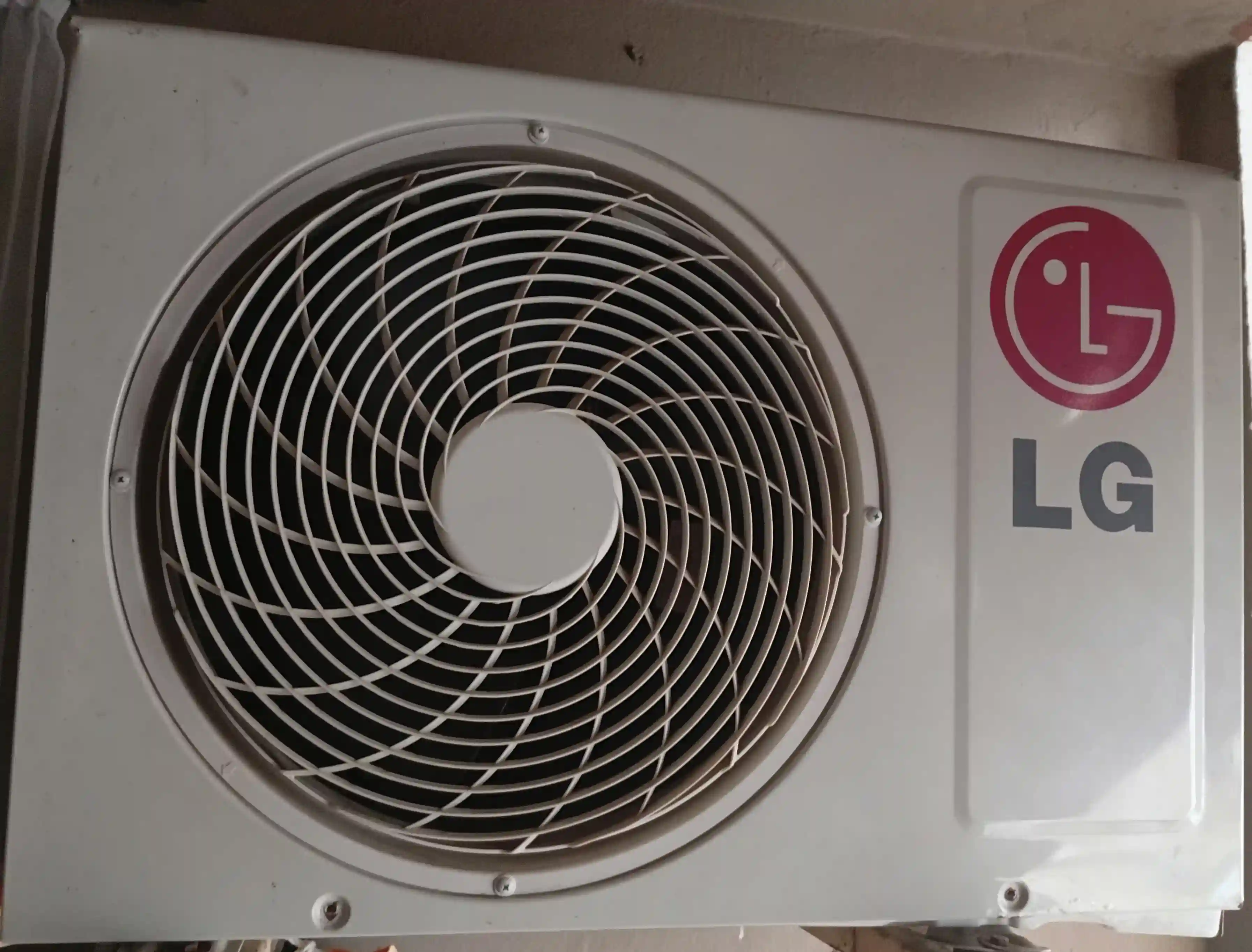 Climatiseur lg 12000 c f bon Occasion à Ezzouhour (tunis) - Vue 3