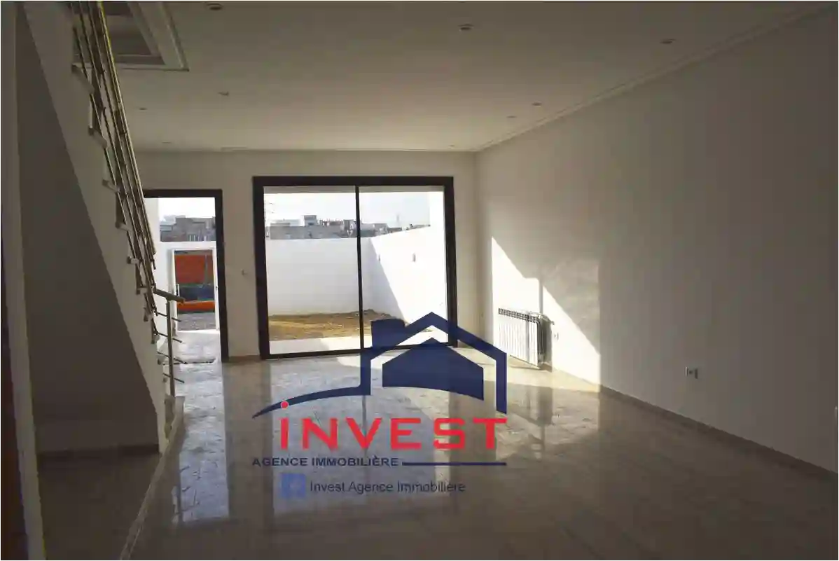 à Vendre – Duplex à Bhar Lazreg Avec Jardin - Vue 3