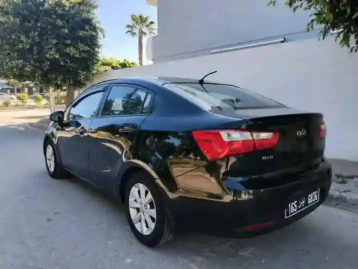 KIA RIO Première Main EN Excellent État - Vue 7