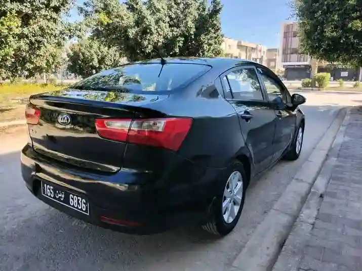 KIA RIO Première Main EN Excellent État - Vue 9