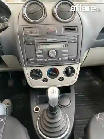 Ford Fiesta Ghia t - Vue 3