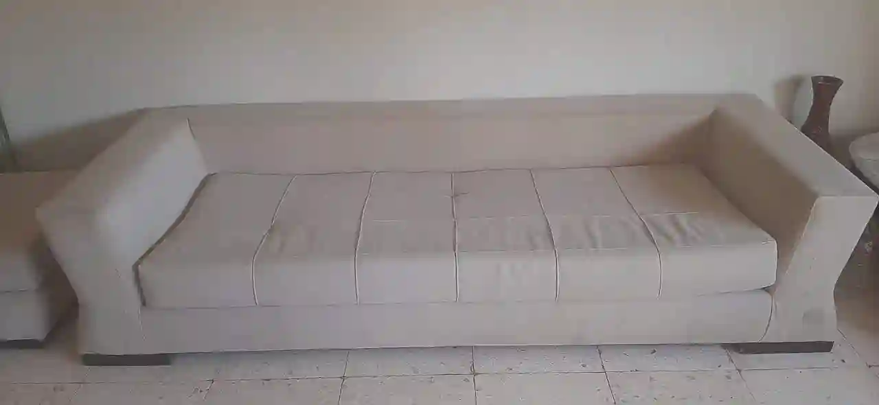 Salon 7 Plces à Ariana Ville - Vue 1