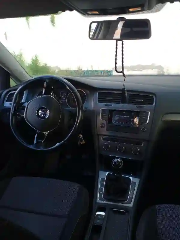 Volkswagen Golf Essence 2013 - Vue 5